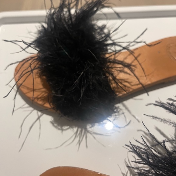 Feathered black sandals - Picture 5 of 6